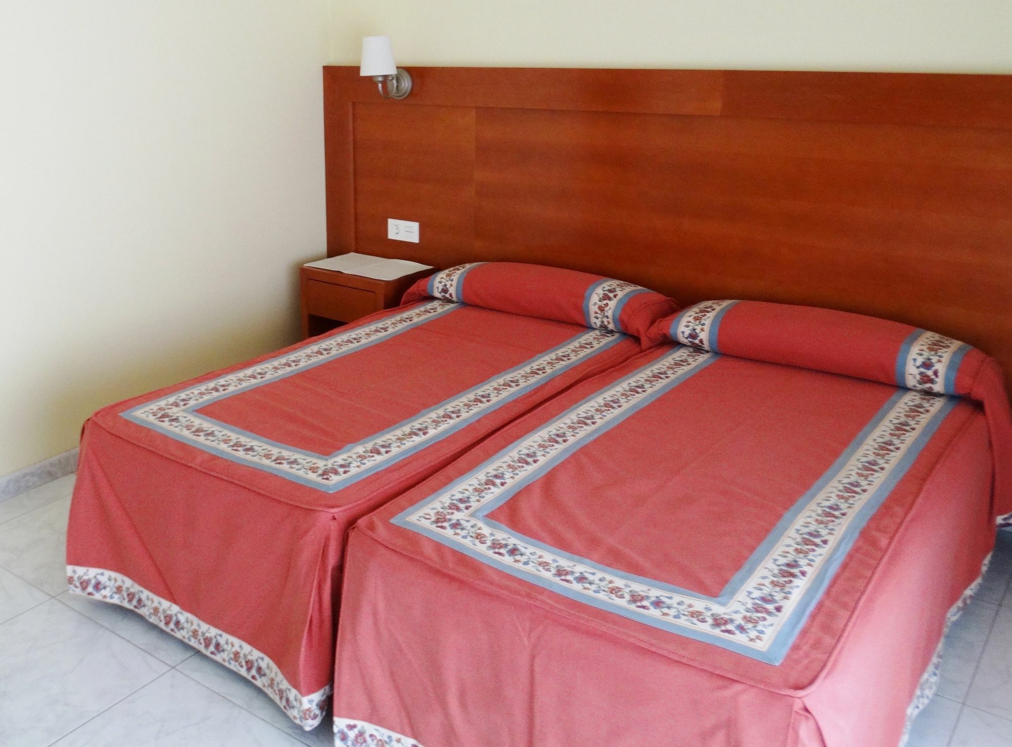 סנשנשו Hotel Cervantes מראה חיצוני תמונה
